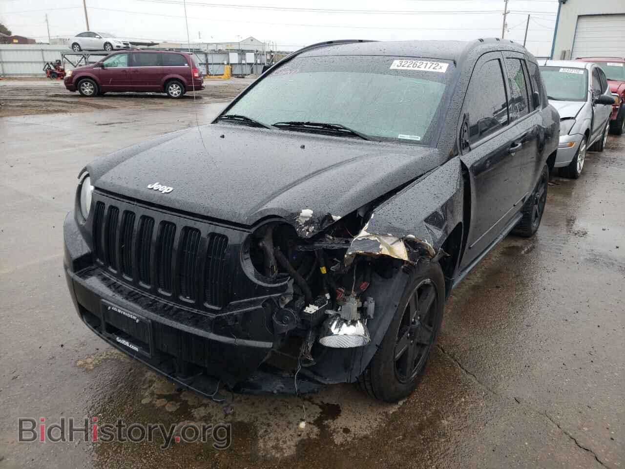 2010 JEEP COMPASS - VIN: 1J4NT1FA4AD634872 - Photo 2