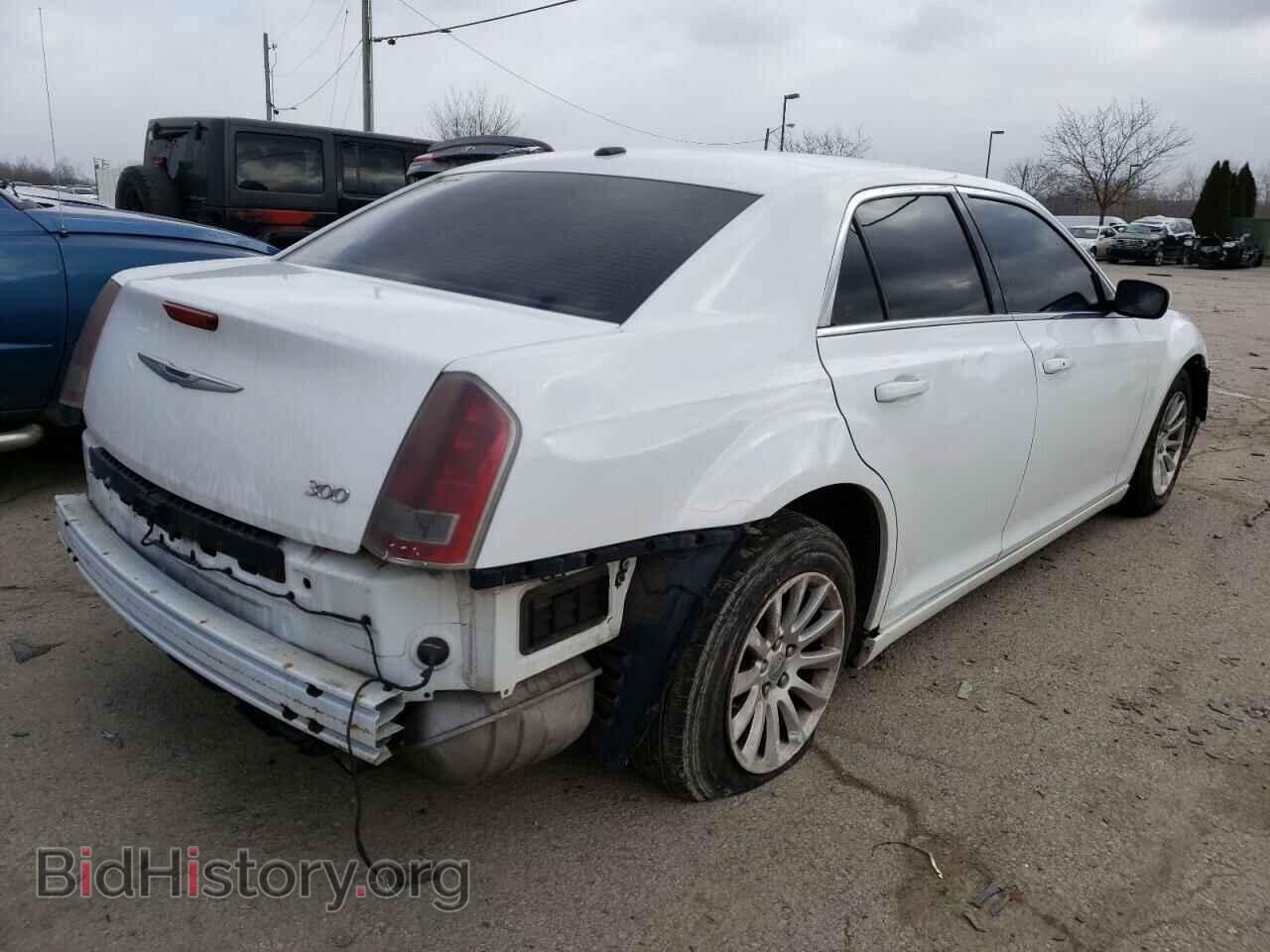 2014 CHRYSLER 300 - VIN: 2C3CCAAG6EH128143 - Фото 4