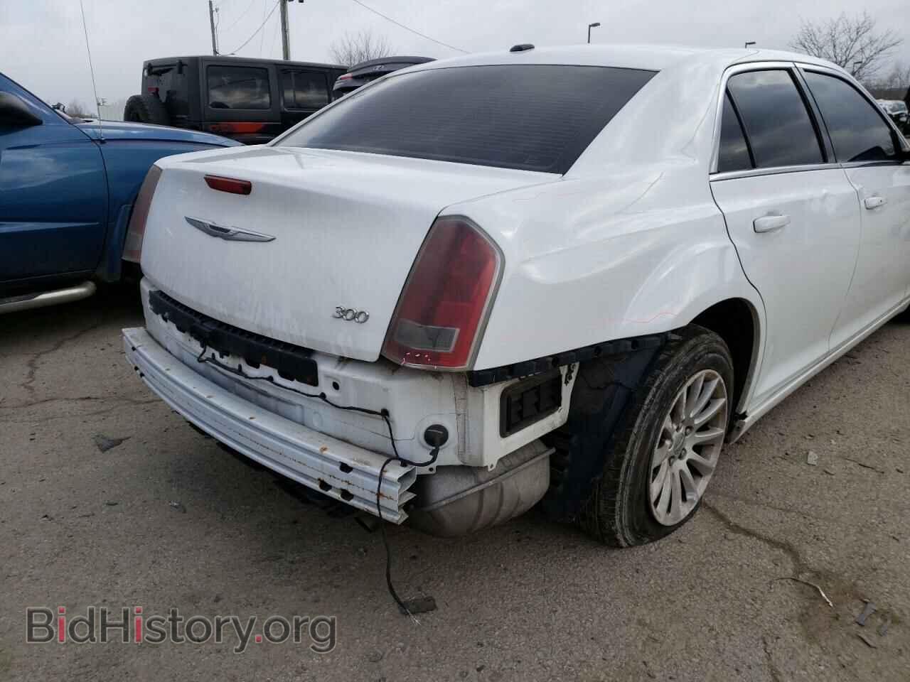 2014 CHRYSLER 300 - VIN: 2C3CCAAG6EH128143 - Фото 9
