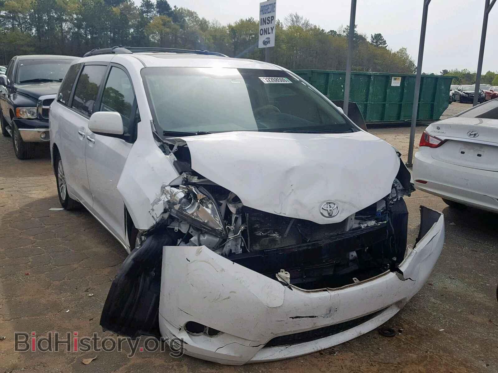 Photo 5TDYK3DC7CS188584 - TOYOTA SIENNA XLE 2012