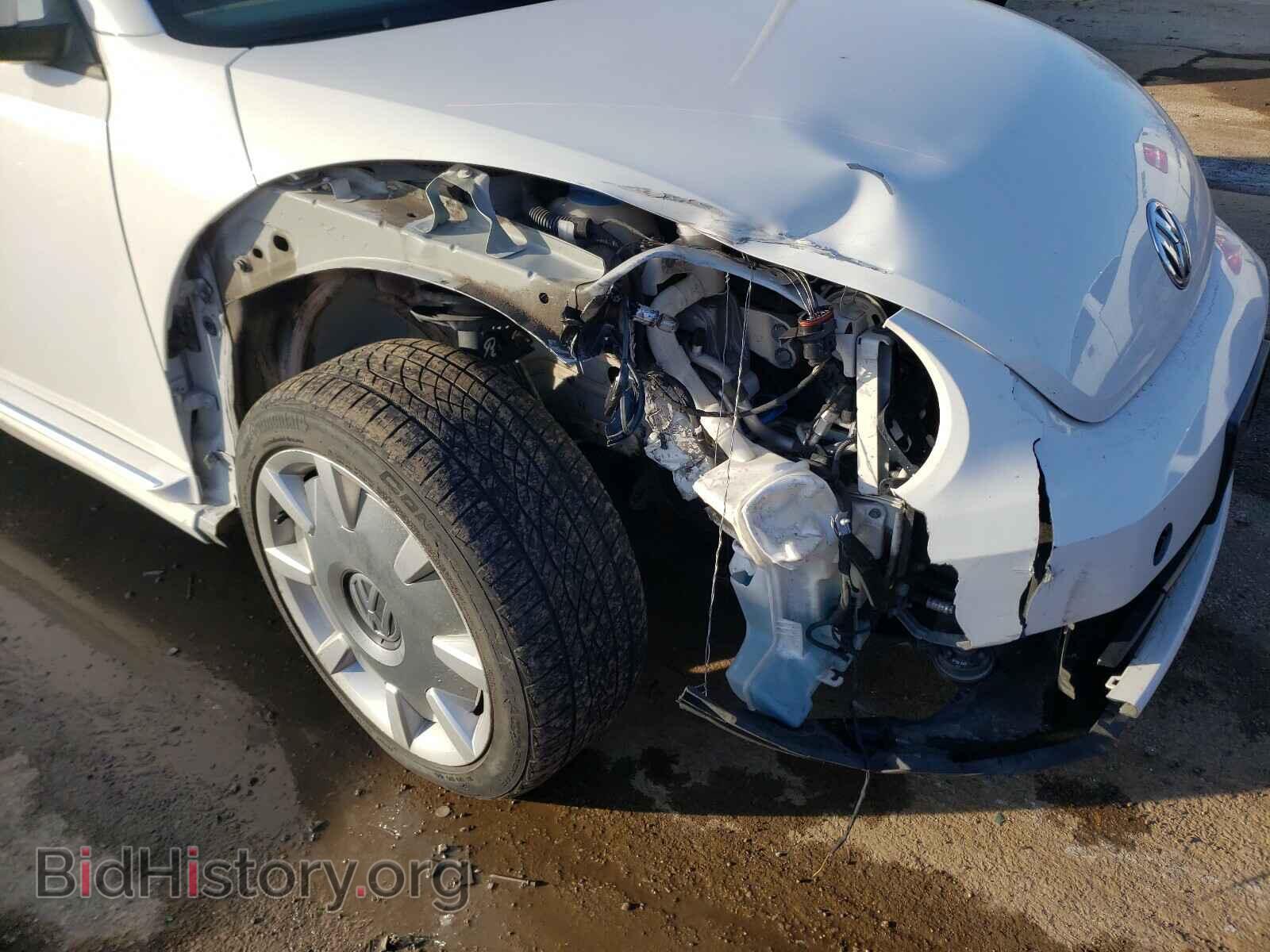 2013 VOLKSWAGEN BEETLE - VIN: 3VWJX7AT7DM607322 - Фото 9
