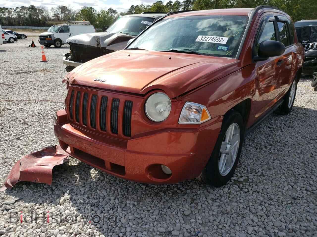 2008 JEEP COMPASS - VIN: 1J8FT47068D570466 - Фото 2