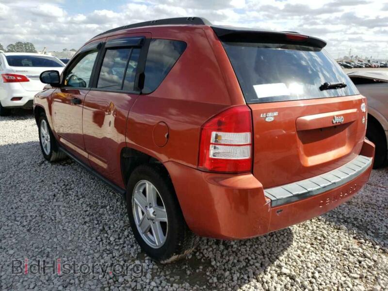 2008 Jeep COMPASS (VIN 1J8FT47068D570466) — фото 3 из 10