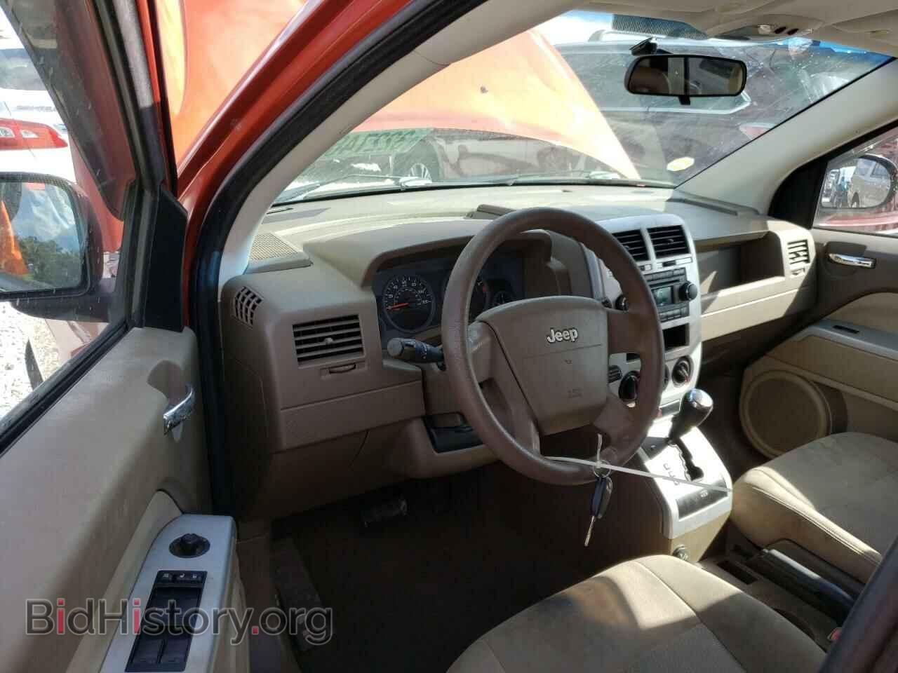 2008 JEEP COMPASS - VIN: 1J8FT47068D570466 - Фото 9