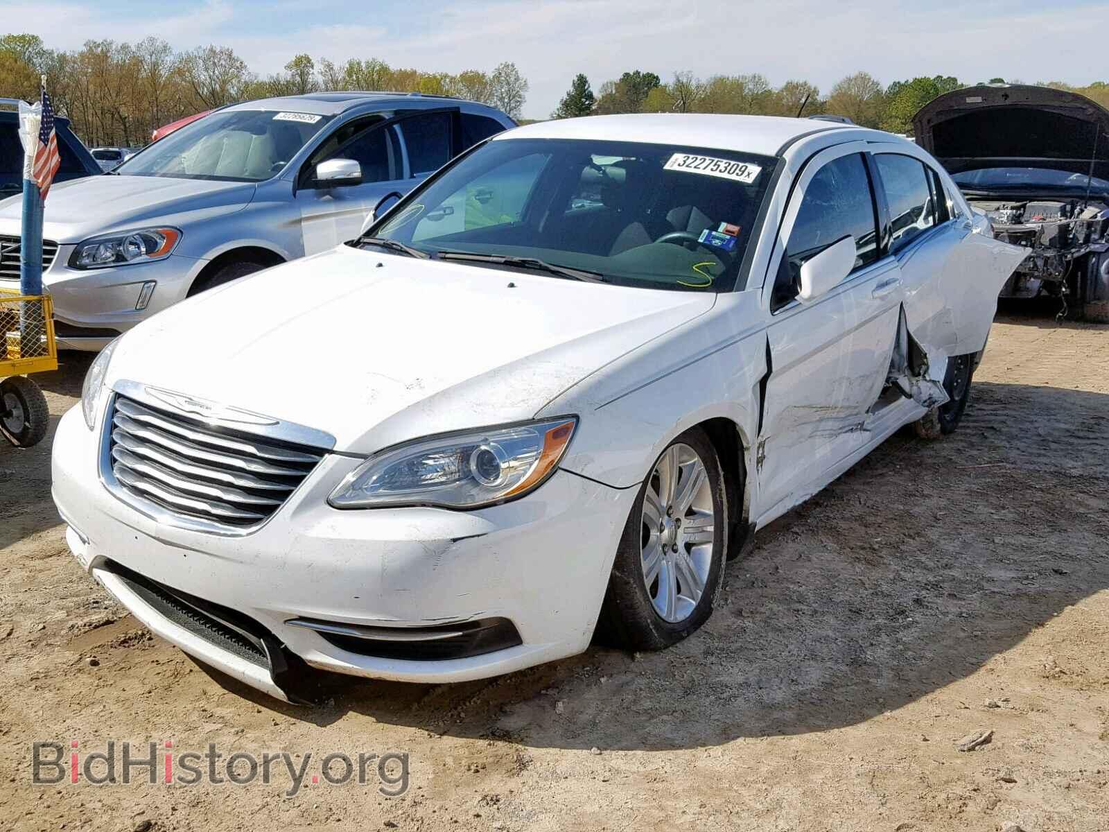 2013 CHRYSLER 200 - VIN: 1C3CCBABXDN640651 - Фото 2