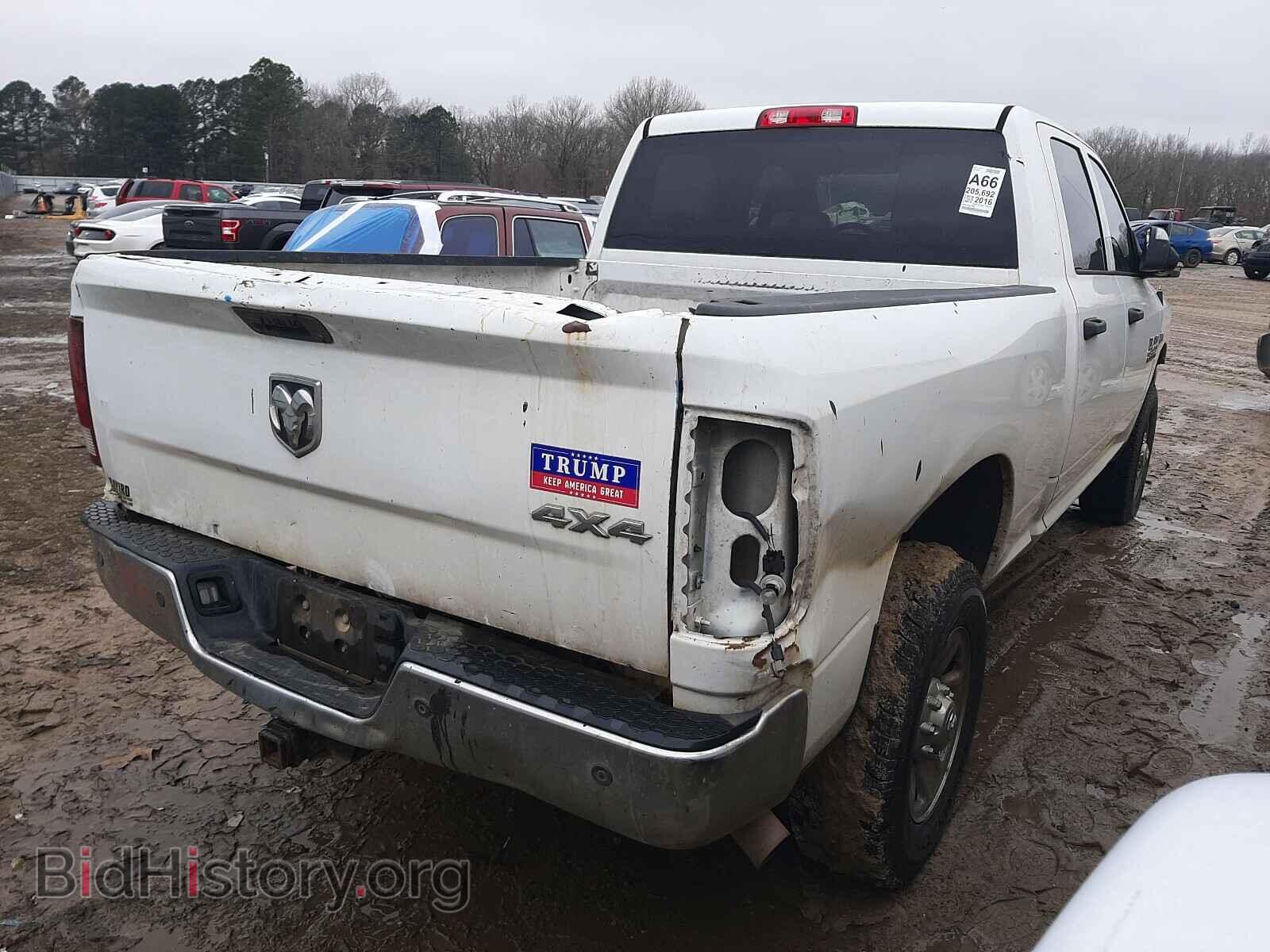 2016 RAM 2500 - VIN: 3C6UR5CJ4GG305555 - Photo 4