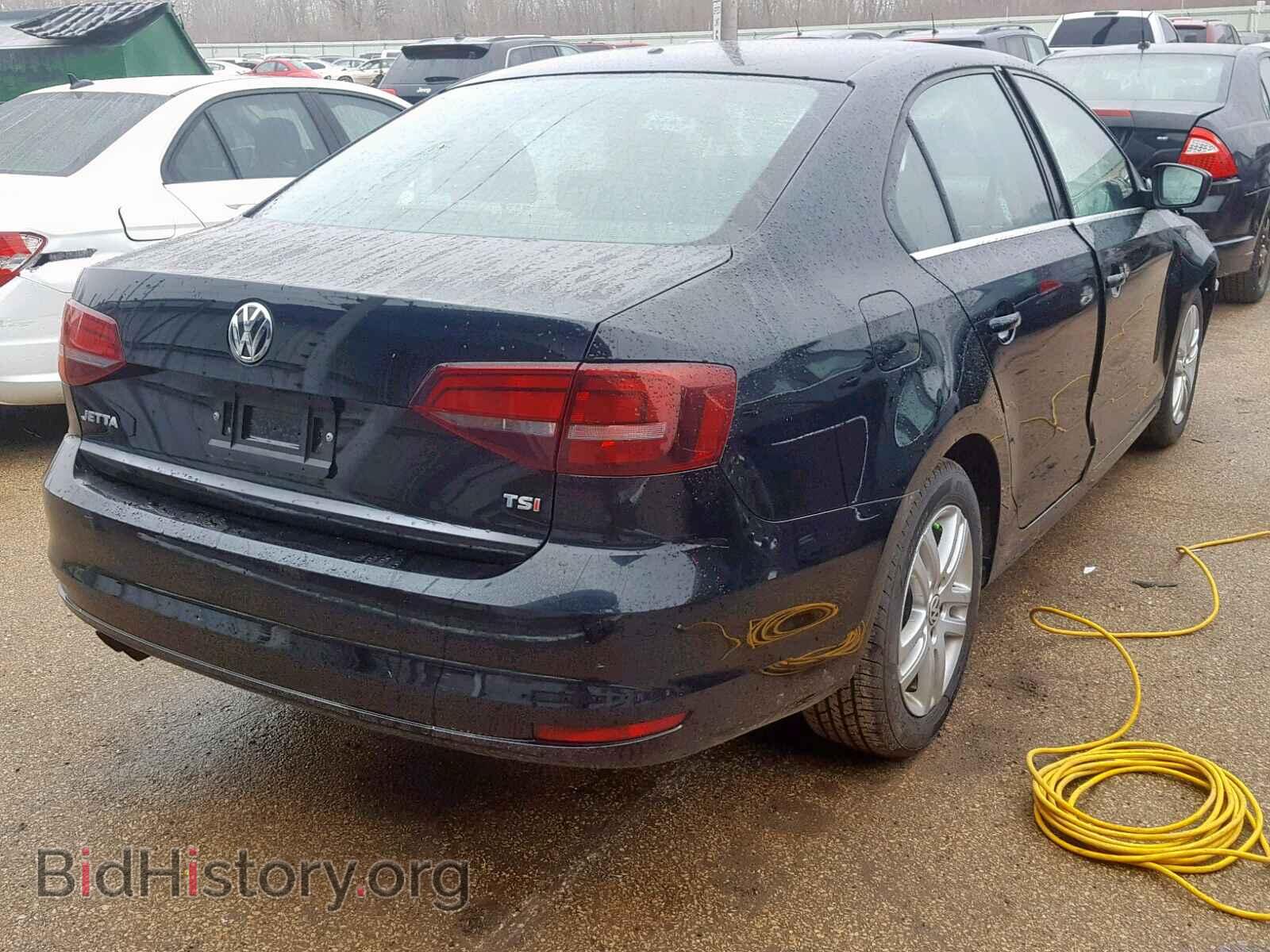 2017 VOLKSWAGEN JETTA - VIN: 3VW2B7AJ4HM206642 - Photo 4