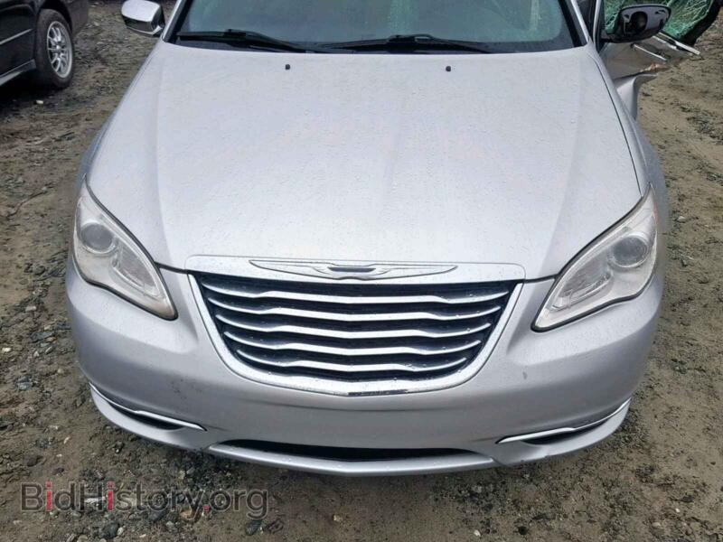 2012 Chrysler 200 (VIN 1C3CCBCB5CN137427) — фото 7 из 10