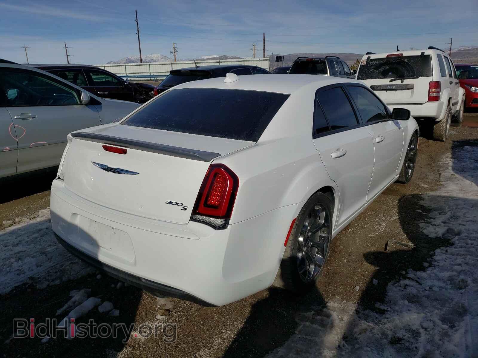 2016 CHRYSLER 300 - VIN: 2C3CCABG9GH194610 - Фото 4