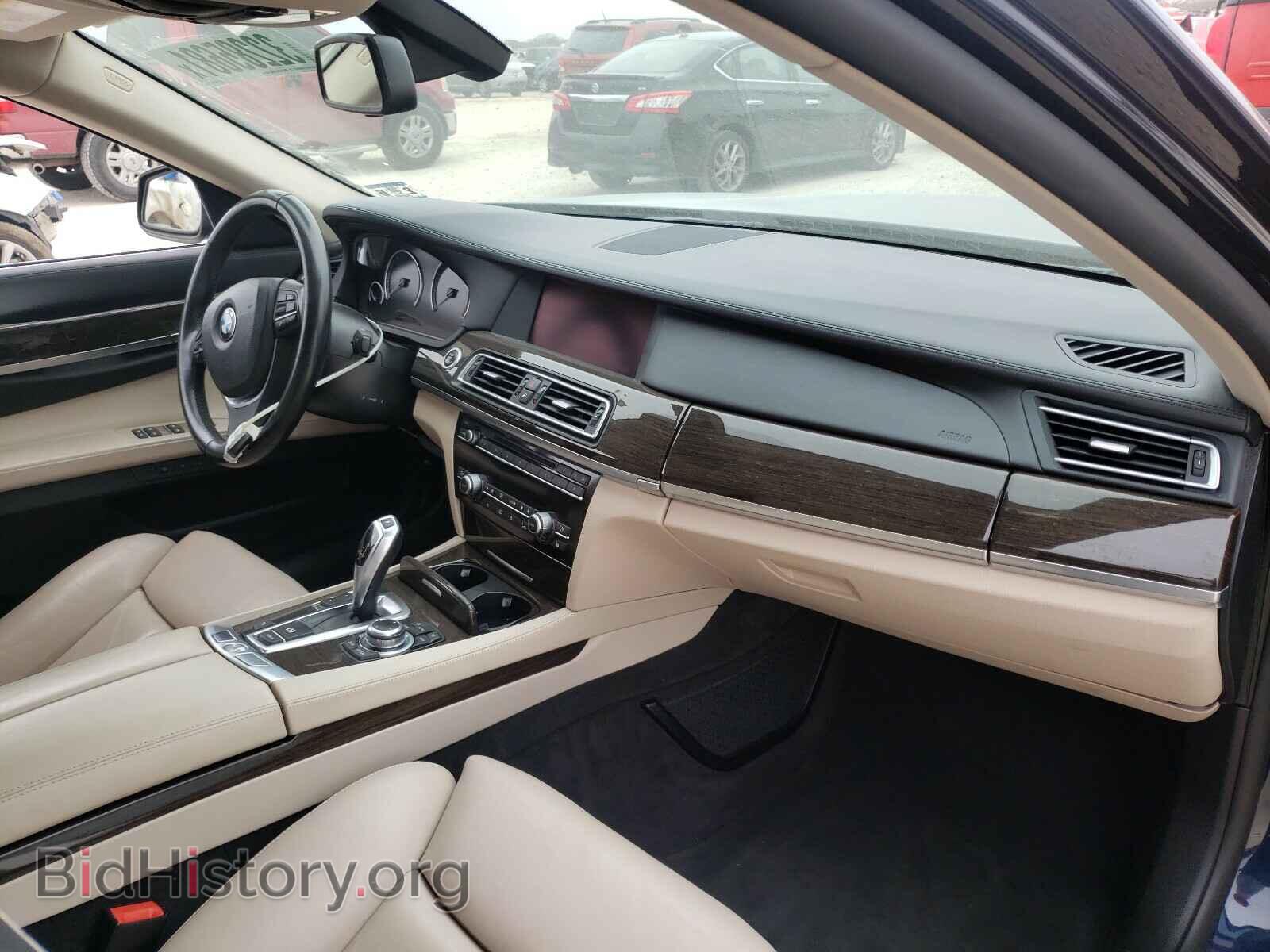 2012 BMW 7 SERIES - VIN: WBAKA4C55CDS99175 - Фото 9