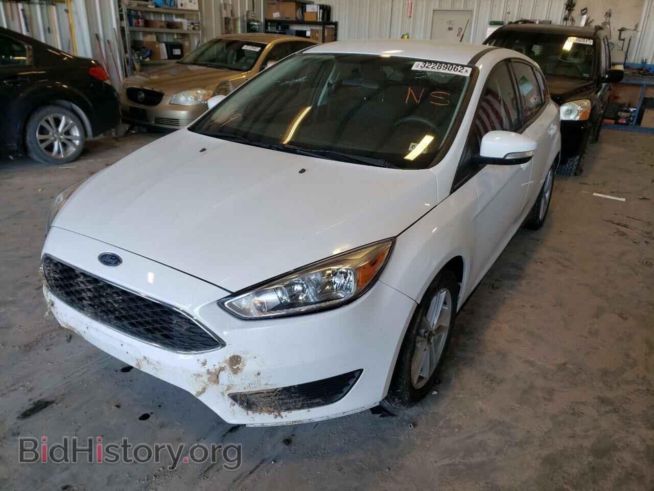 2017 FORD FOCUS - VIN: 1FADP3K25HL225883 - Фото 2