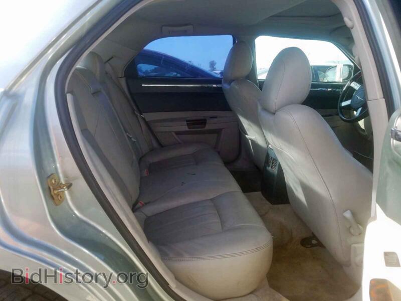 2005 Chrysler 300 (VIN 2C3JA63H75H168649) — photo 6 of 10