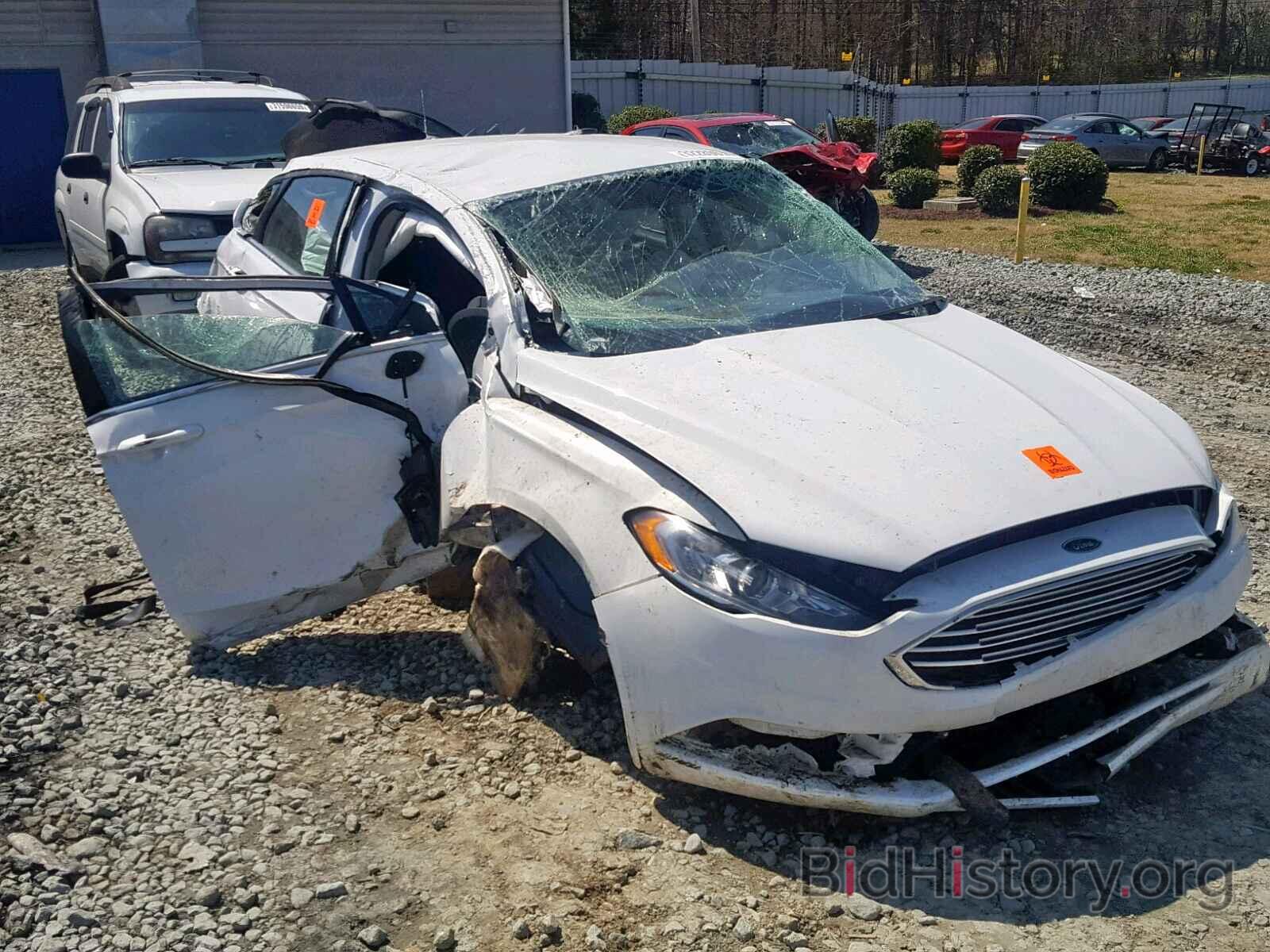 Photo 3FA6P0LU0HR385050 - FORD FUSION SE 2017