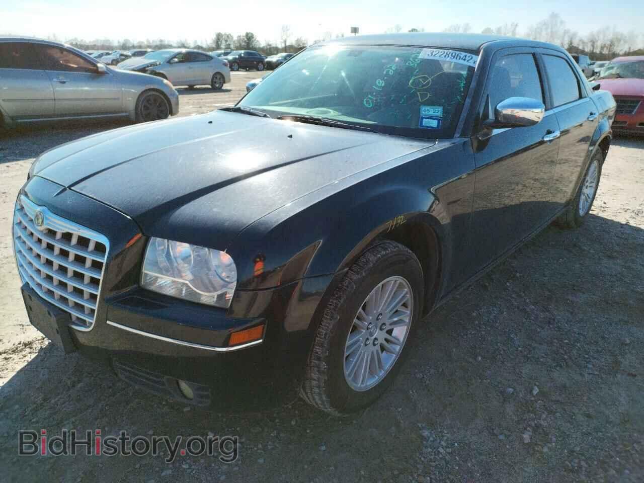 2010 CHRYSLER 300 - VIN: 2C3CA4CD3AH123096 - Фото 2