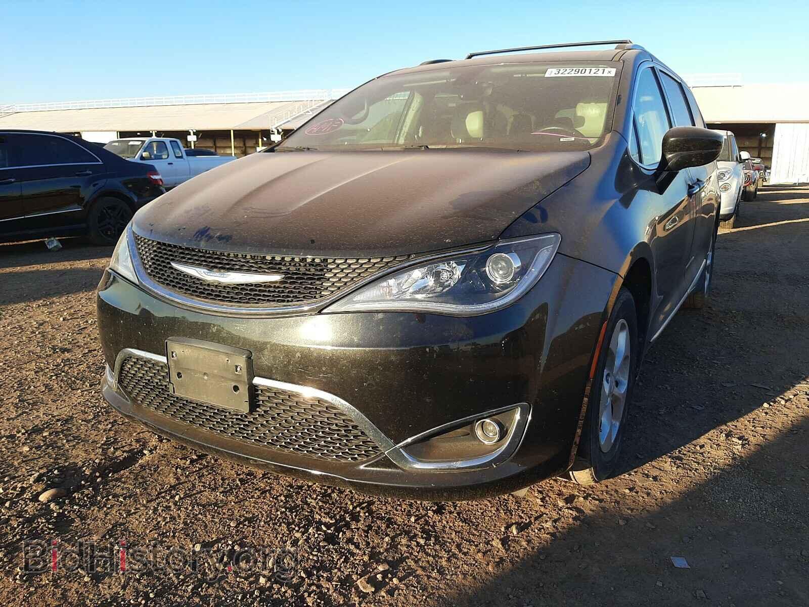 2017 CHRYSLER PACIFICA - VIN: 2C4RC1EG5HR757472 - Photo 2