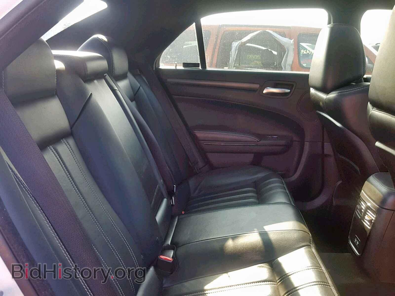 2016 CHRYSLER 300 - VIN: 2C3CCAGG9GH170879 - Фото 6