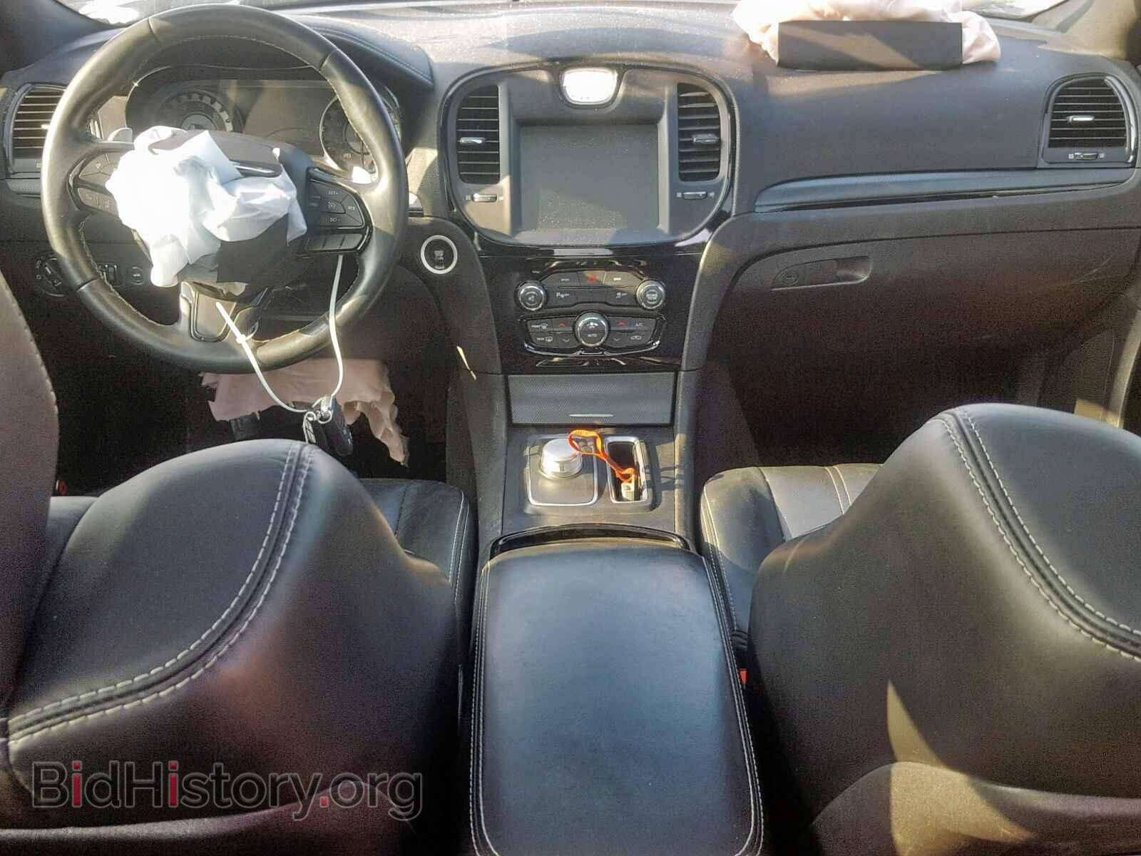 2016 CHRYSLER 300 - VIN: 2C3CCAGG9GH170879 - Фото 9