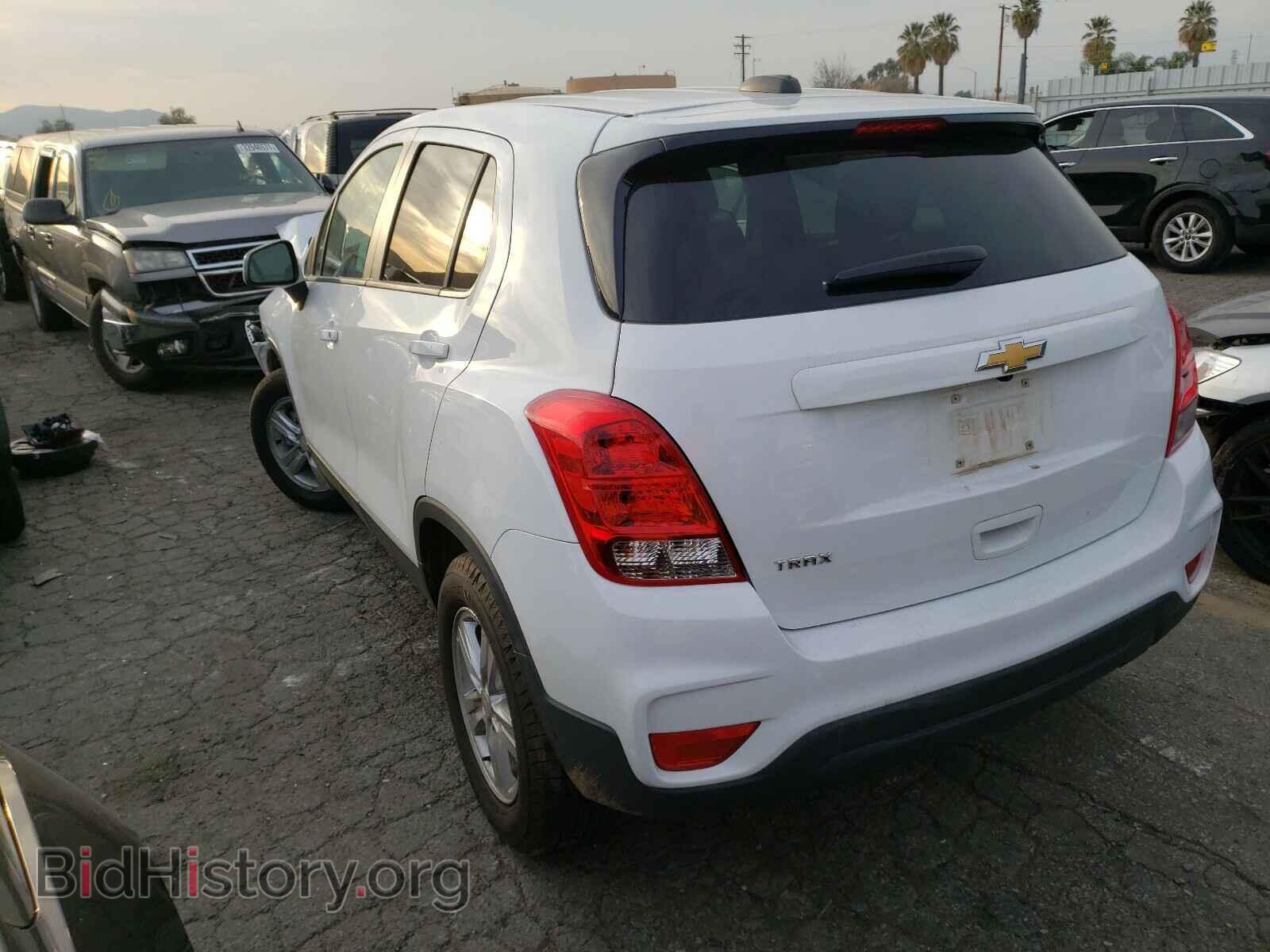 2019 CHEVROLET TRAX - VIN: 3GNCJKSB4KL382907 - Фото 3