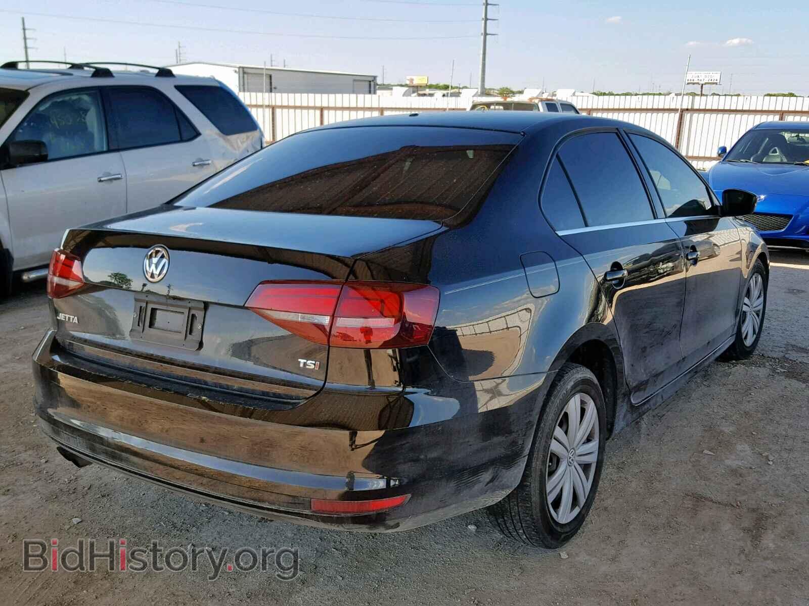 2017 VOLKSWAGEN JETTA - VIN: 3VW2B7AJXHM294757 - Photo 4
