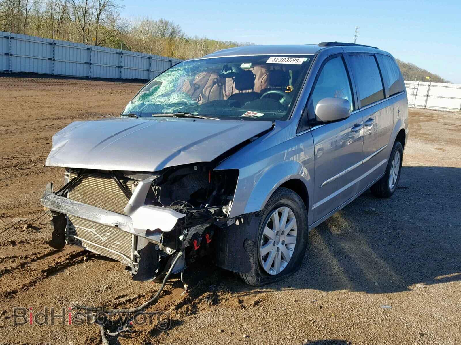 2016 CHRYSLER TOWN & COU - VIN: 2C4RC1BG5GR299421 - Photo 2