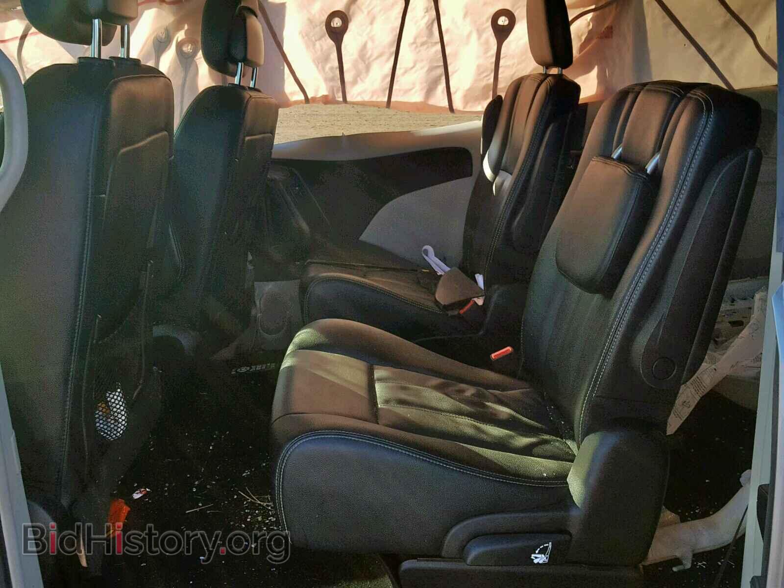 2016 CHRYSLER TOWN & COU - VIN: 2C4RC1BG5GR299421 - Photo 6