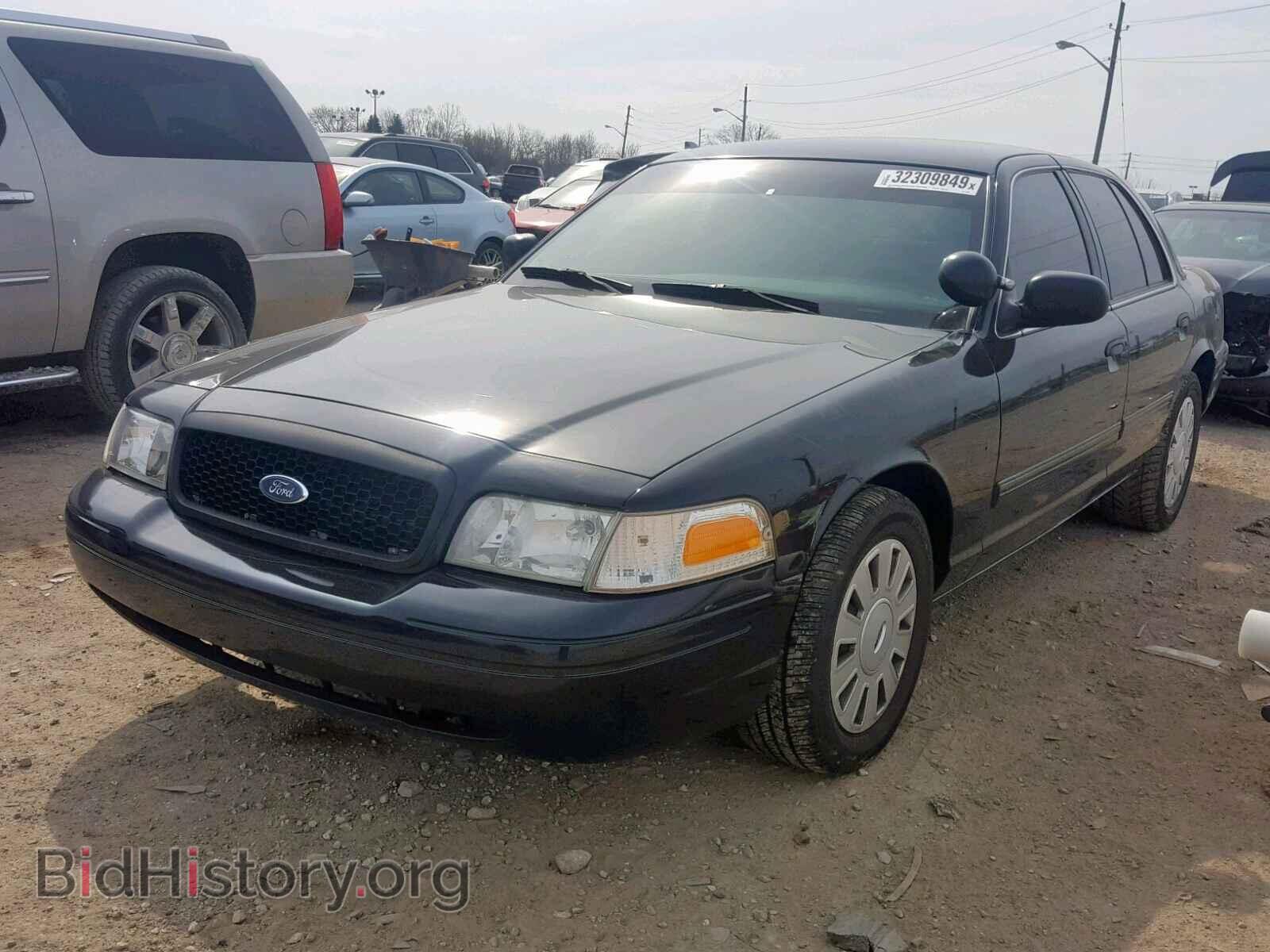 2011 FORD CROWN VIC - VIN: 2FABP7BV7BX182831 - Фото 2