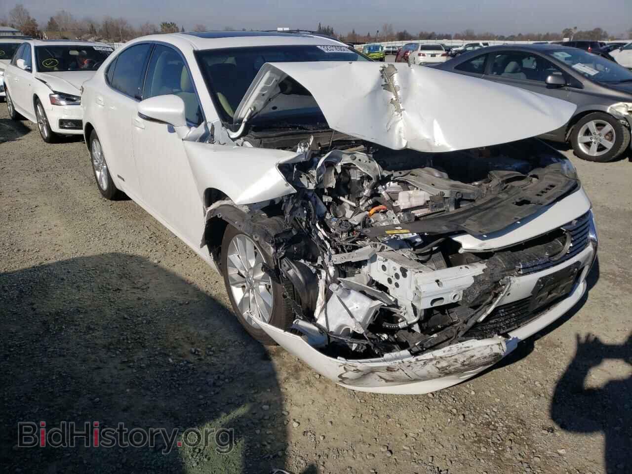 Фотография JTHBW1GG4E2076279 - LEXUS ES300 2014