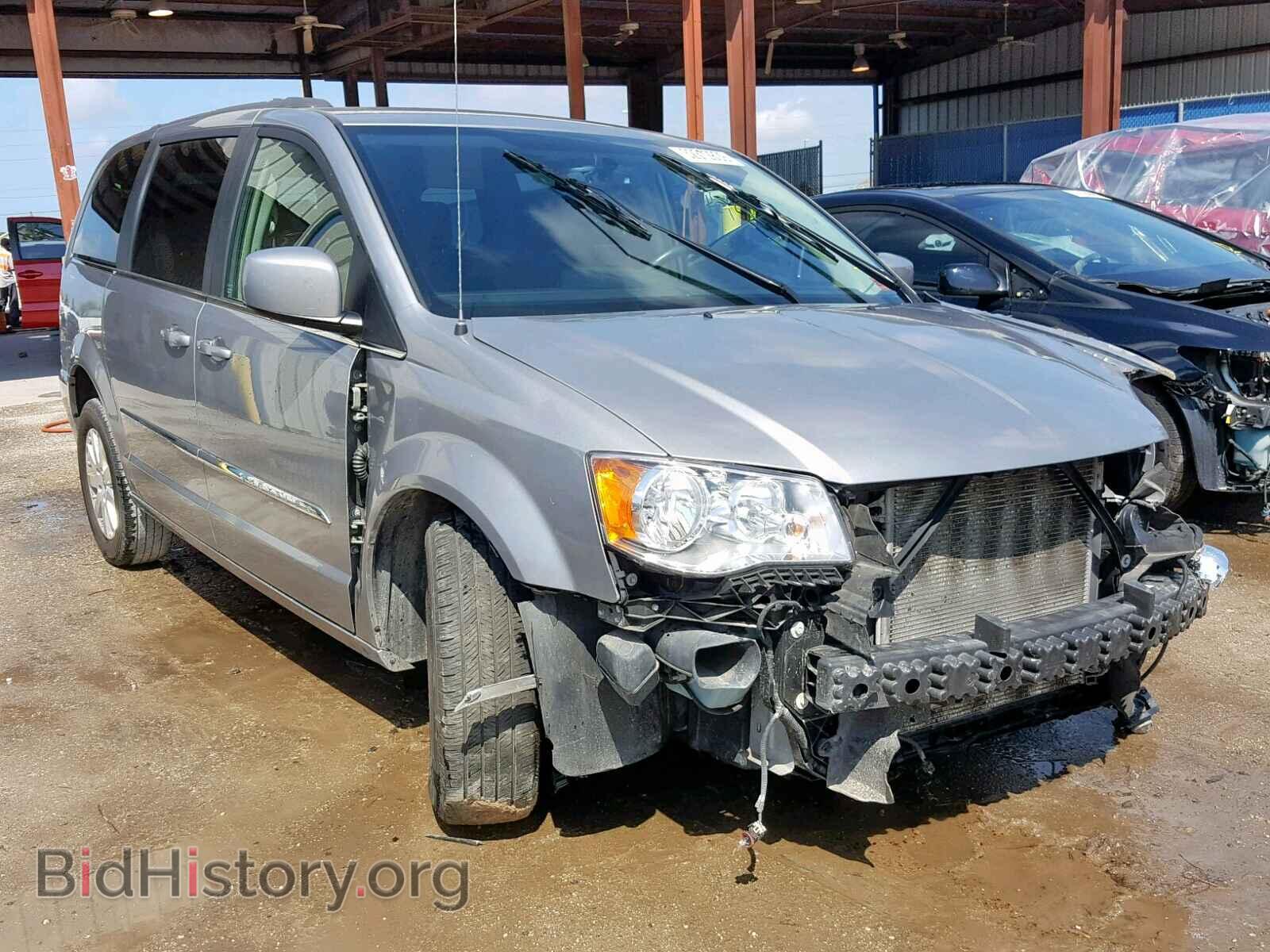 Photo 2C4RC1BG2FR552306 - CHRYSLER TOWN & COU 2015