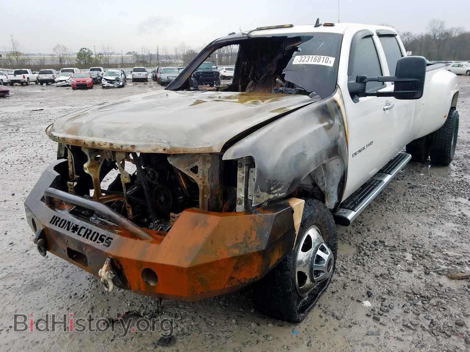 2013 GMC SIERRA - VIN: 1GT426C84DF142872 - Фото 2