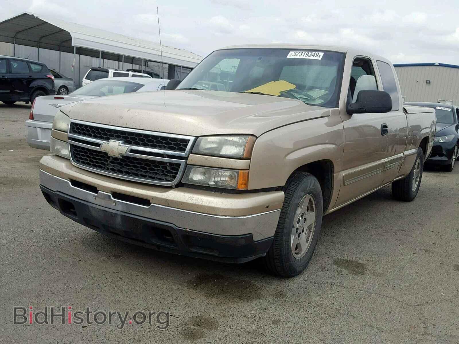 2006 CHEVROLET SILVERADO - VIN: 2GCEC19V261119134 - Photo 2