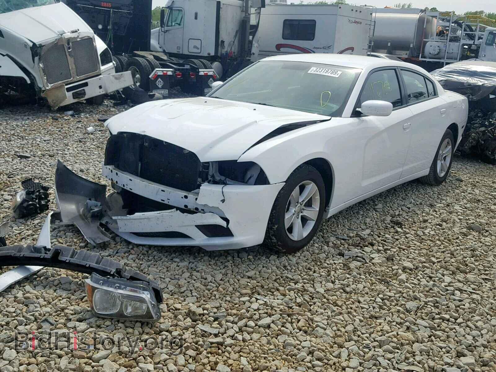 2011 DODGE CHARGER - VIN: 2B3CL3CG6BH586413 - Фото 2