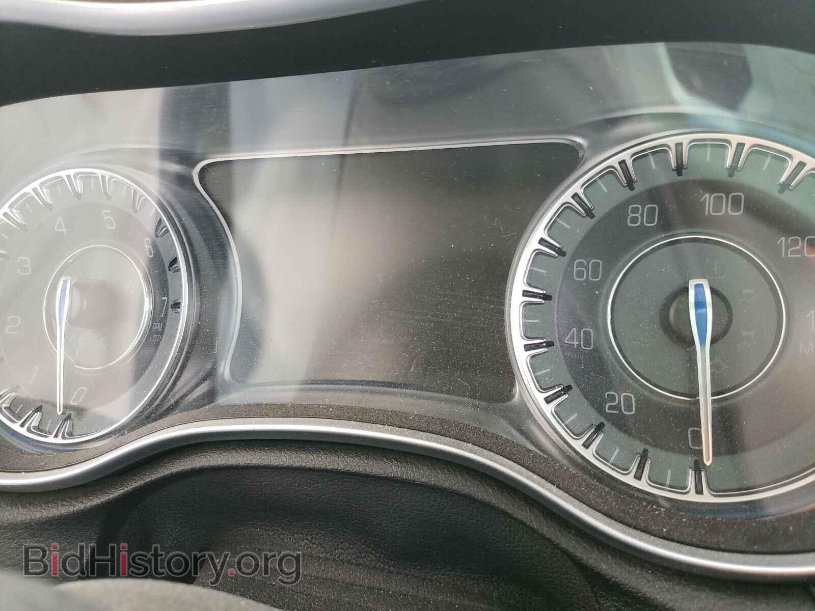 2016 CHRYSLER 300 - VIN: 2C3CCAAG6GH207024 - Фото 8