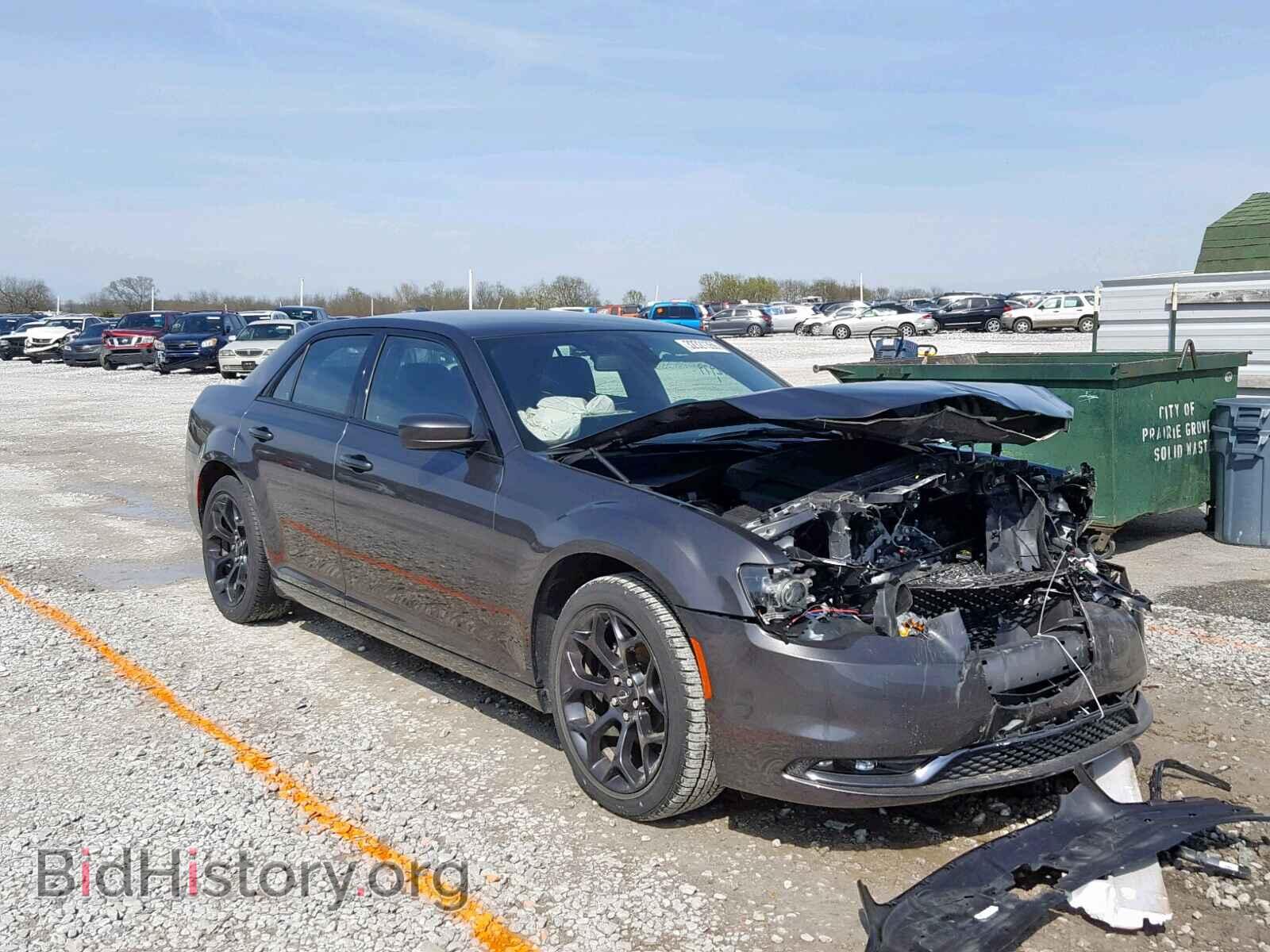 Фотография 2C3CCABG0KH516415 - CHRYSLER 300 2019