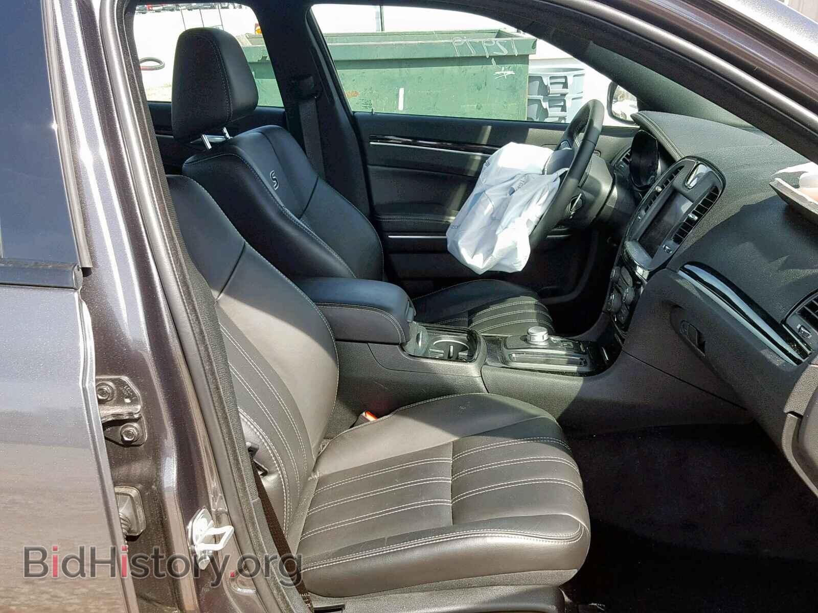 2019 CHRYSLER 300 - VIN: 2C3CCABG0KH516415 - Фото 5