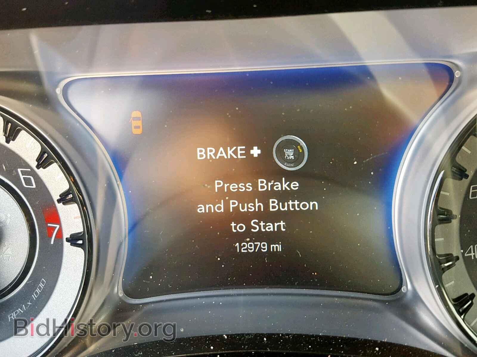 2019 CHRYSLER 300 - VIN: 2C3CCABG0KH516415 - Фото 8