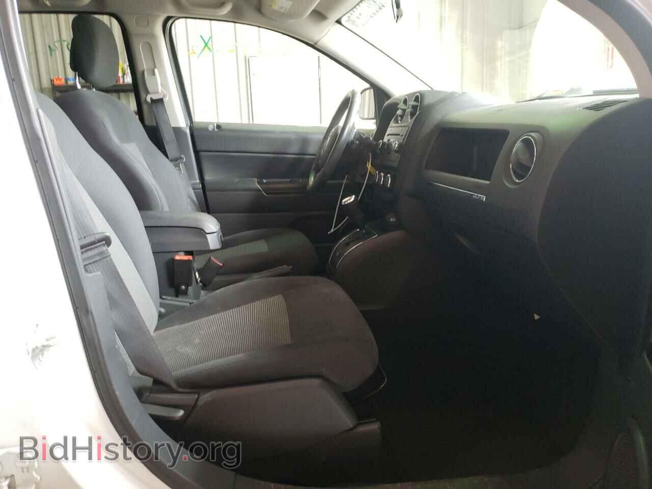 2011 JEEP COMPASS - VIN: 1J4NF1FB6BD282752 - Photo 5