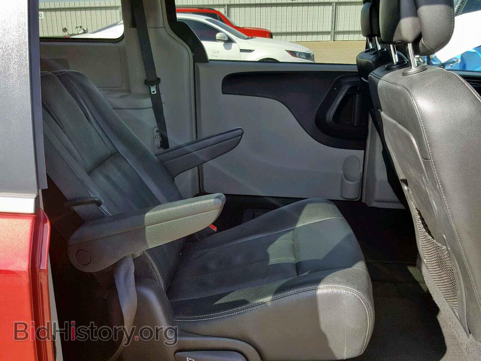 2016 CHRYSLER TOWN & COU - VIN: 2C4RC1BG9GR260007 - Фото 6