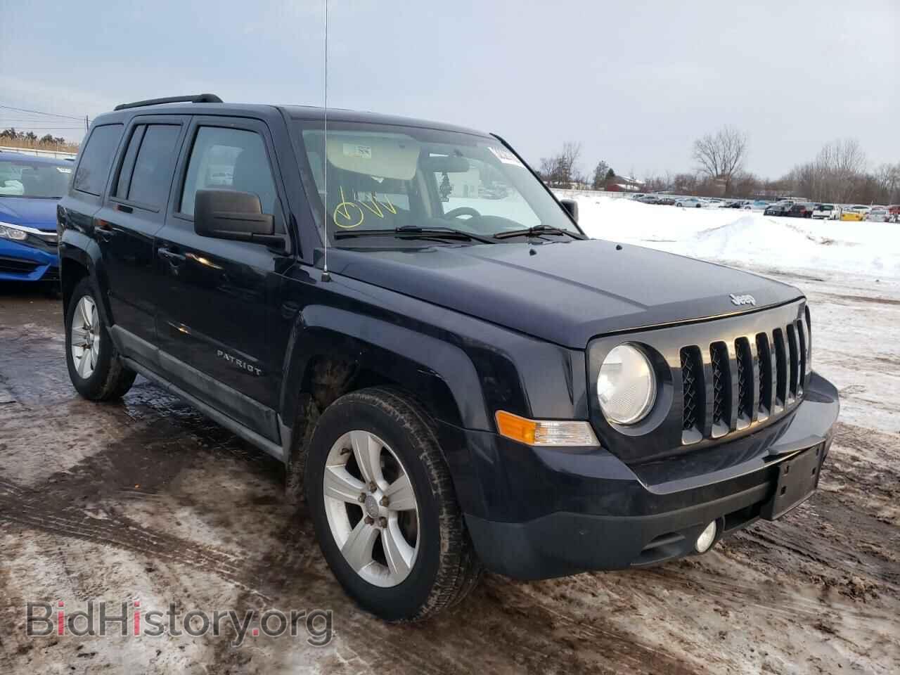 Photo 1J4NT1GB1BD119742 - JEEP PATRIOT 2011