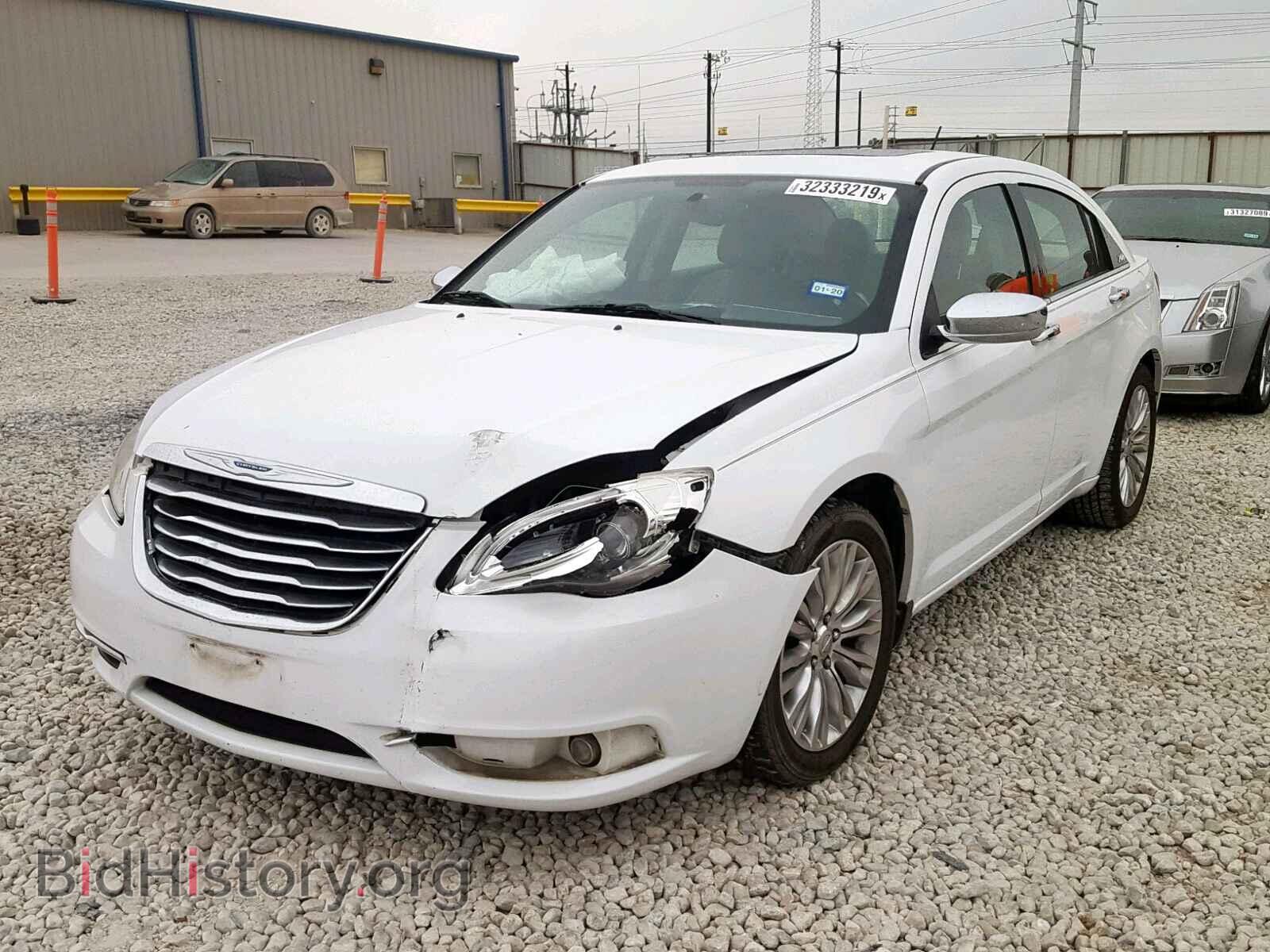 2011 CHRYSLER 200 - VIN: 1C3BC2FG5BN571428 - Фото 2