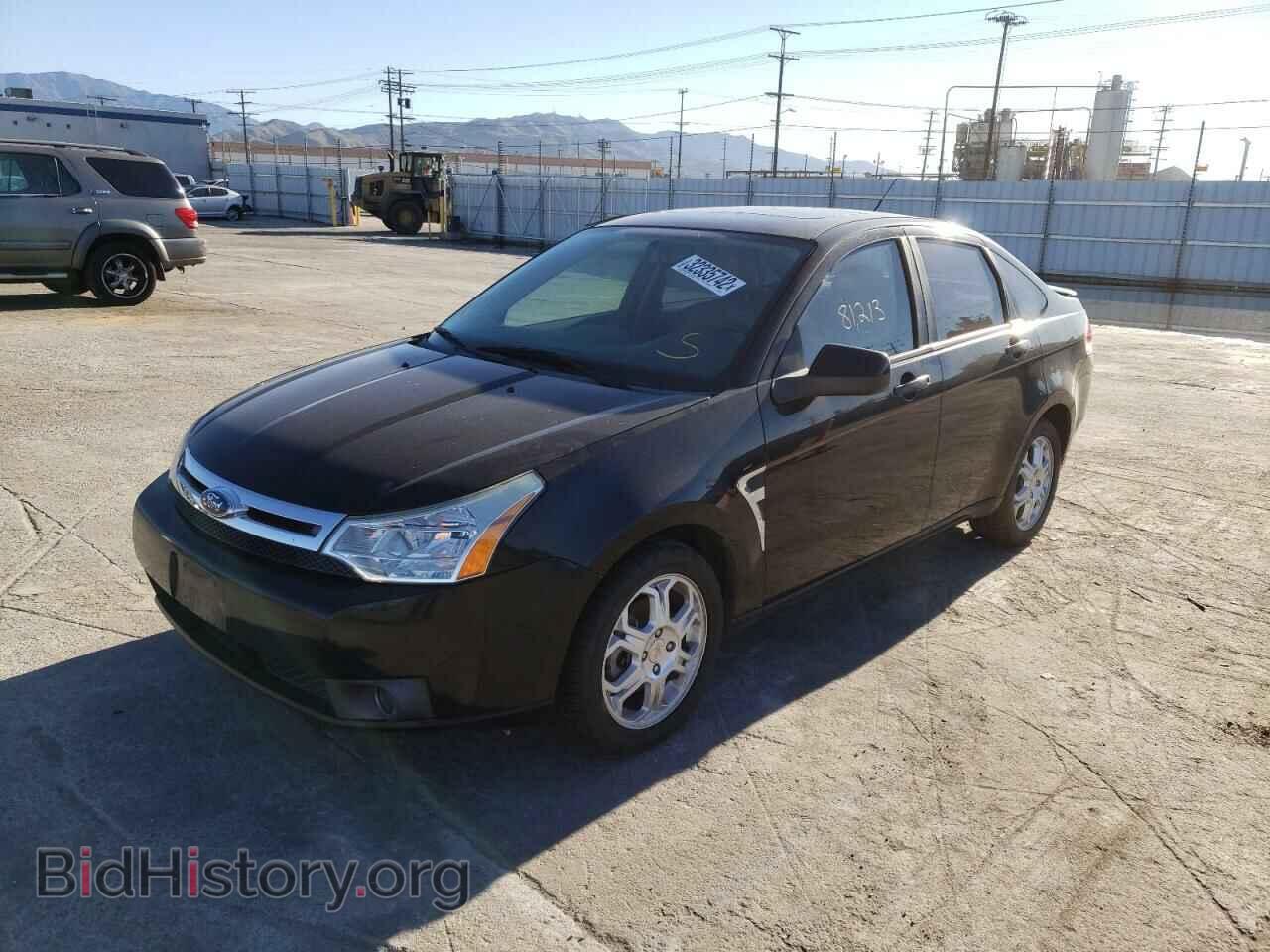 2008 FORD FOCUS - VIN: 1FAHP35N58W170275 - Фото 2