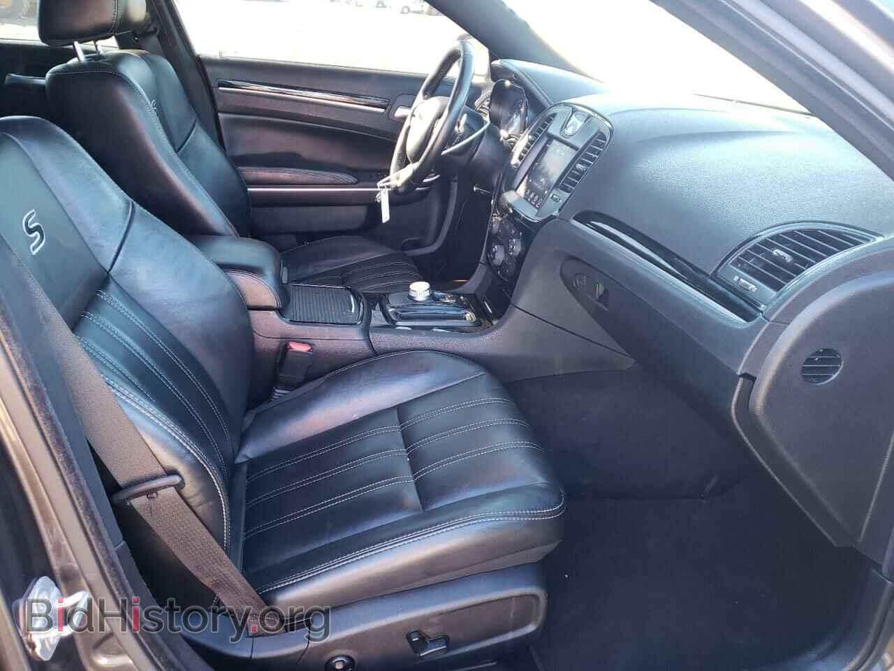 2019 CHRYSLER 300 - VIN: 2C3CCABG9KH686708 - Фото 5
