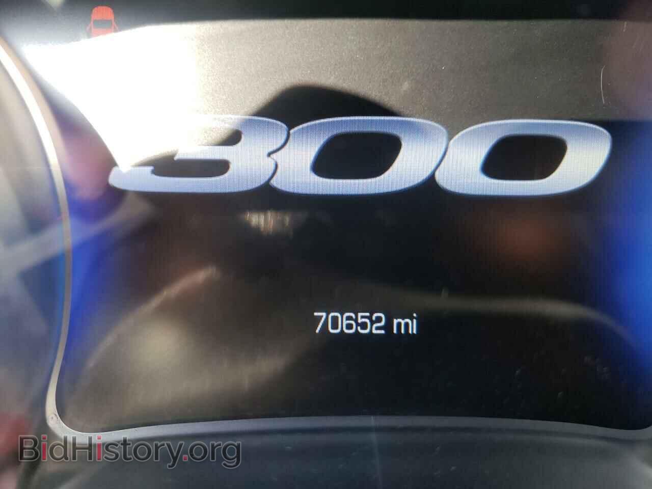 2019 CHRYSLER 300 - VIN: 2C3CCABG9KH686708 - Фото 8