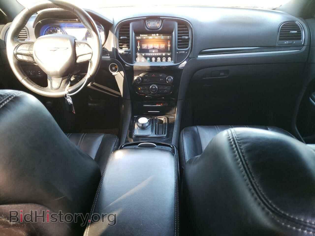 2019 CHRYSLER 300 - VIN: 2C3CCABG9KH686708 - Фото 9