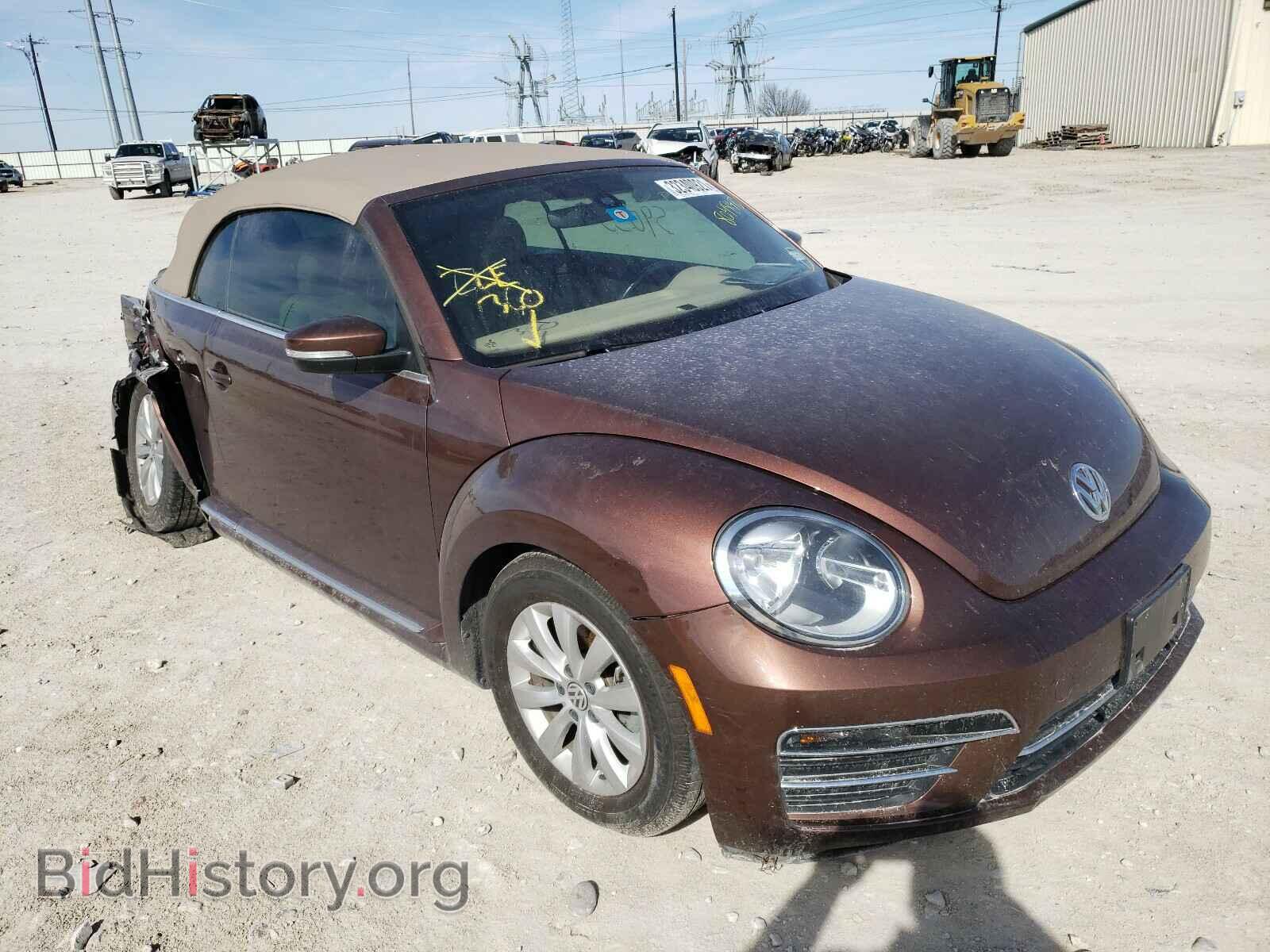 Photo 3VW517AT5HM804840 - VOLKSWAGEN BEETLE 2017