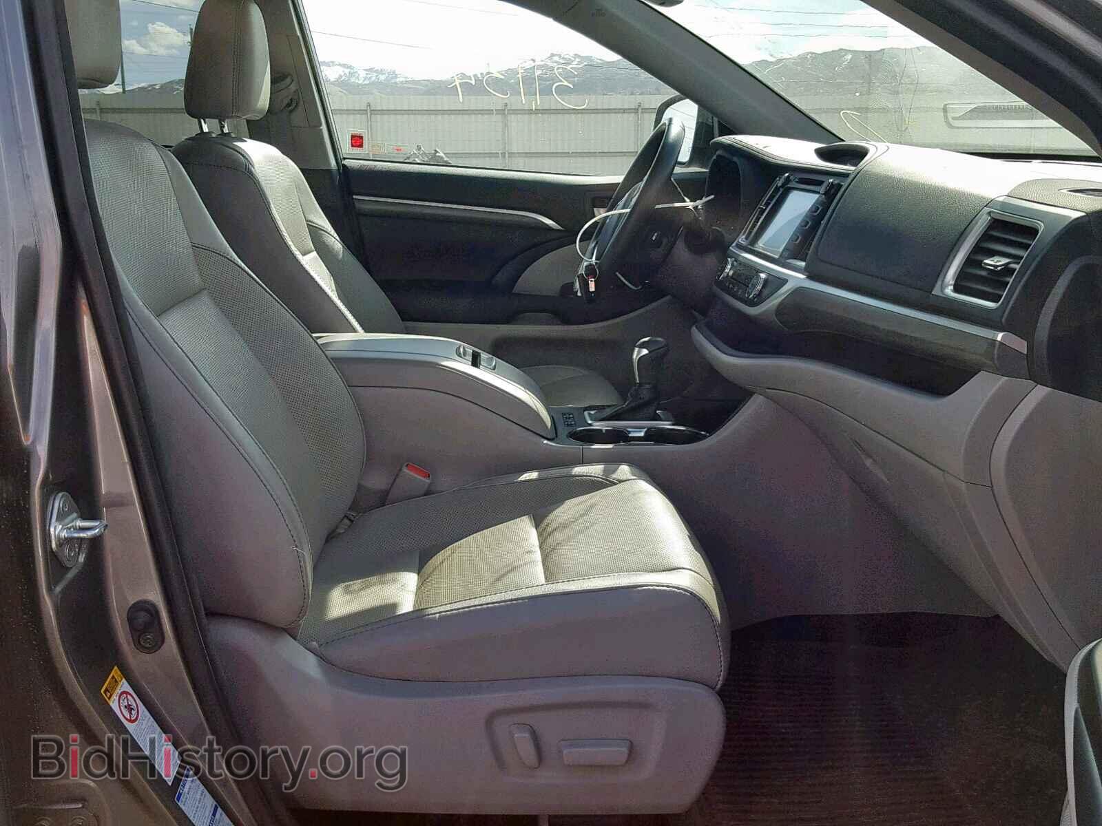 2017 TOYOTA HIGHLANDER - VIN: 5TDDZRFH9HS445595 - Фото 5