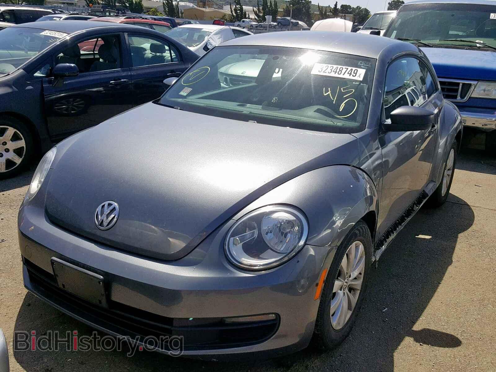 2013 VOLKSWAGEN BEETLE - VIN: 3VWFP7AT3DM662677 - Фото 2