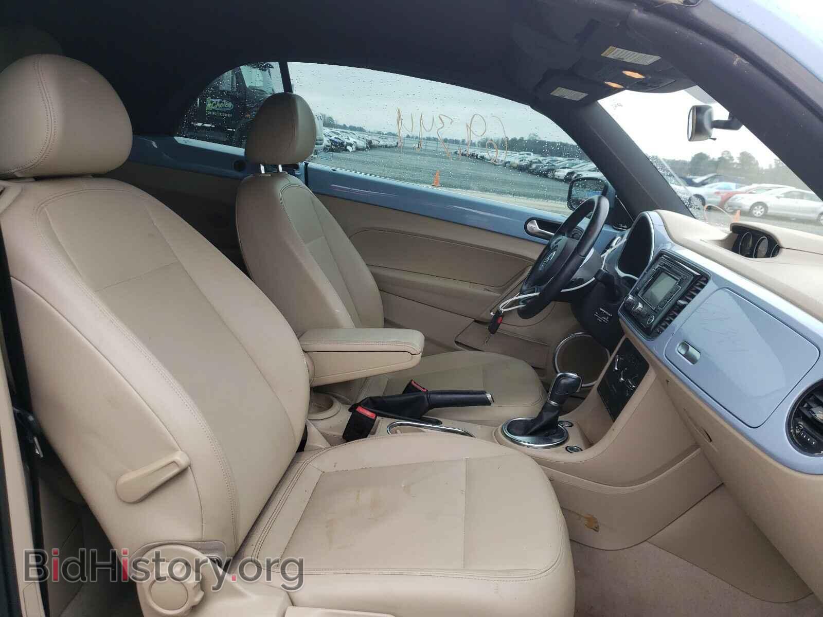 2013 VOLKSWAGEN BEETLE - VIN: 3VW5L7AT2DM803276 - Фото 5