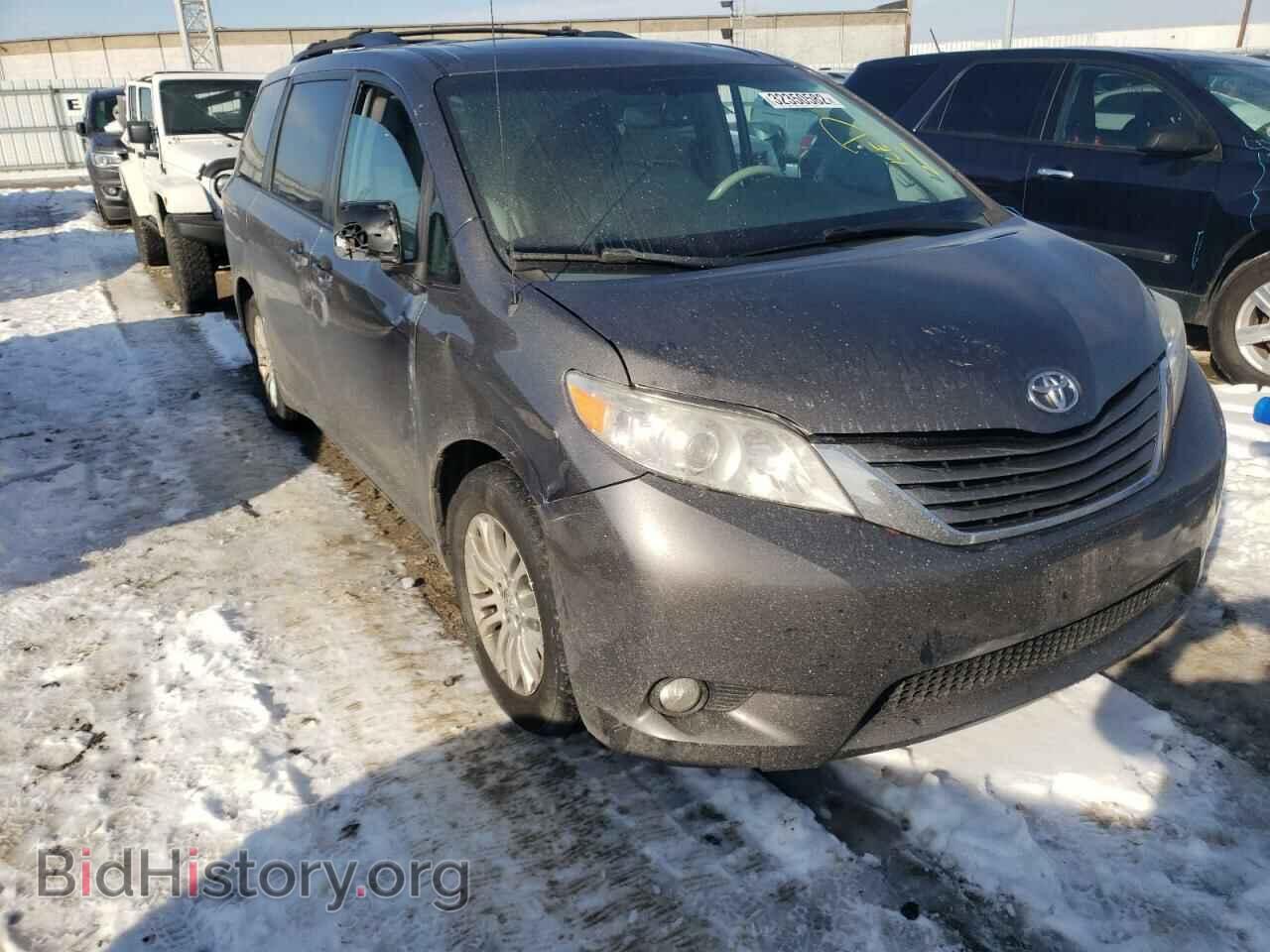Фотография 5TDYK3DC2CS260355 - TOYOTA SIENNA 2012