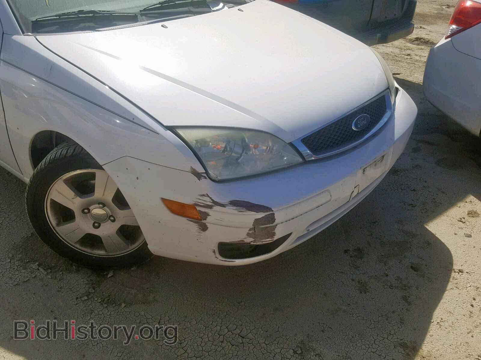 2005 FORD FOCUS - VIN: 3FAFP37NX5R105635 - Фото 9