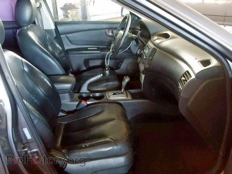 2007 Kia OPTIMA (VIN KNAGE124475141525) — фото 5 из 10